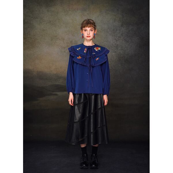 くるみ割り人形刺繍フリル衿ブラウス C0113