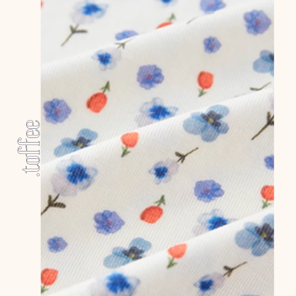 クロップドフーディー&レースキャミソール小花柄セットアップ《Z00983》