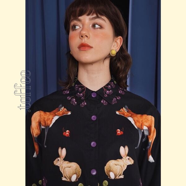 レトロアートが描く、夜の森のパーティーブラウス 《C0210》