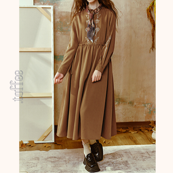 【2color】ローズ刺繍フリルネックワンピース 《Z00681》