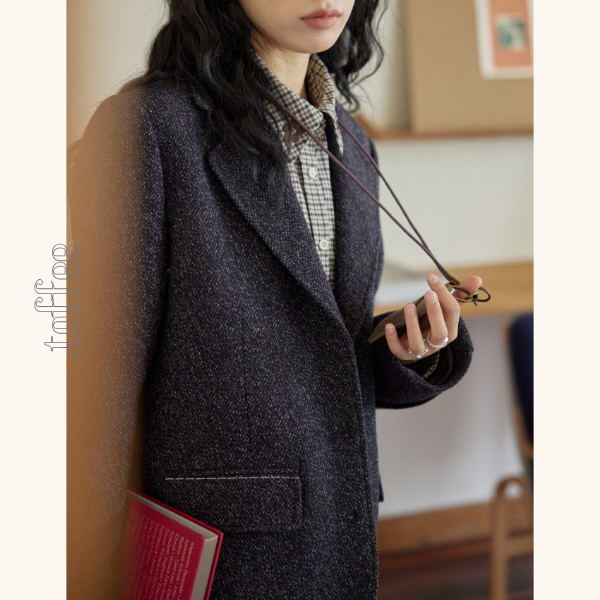 ミドル丈ジャケット&プリーツスカートのウールセットアップ Z00559