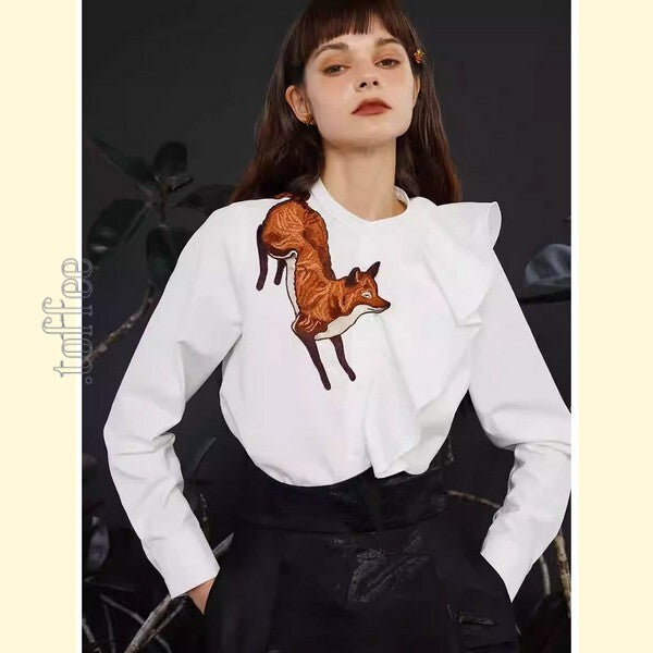 【2color】「小狐物語」森の中のキツネとアシンメトリーフリルブラウス C0182