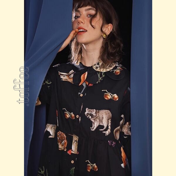 レトロエレガンス:クラシックアートのブラックシャツワンピース 《C0209》