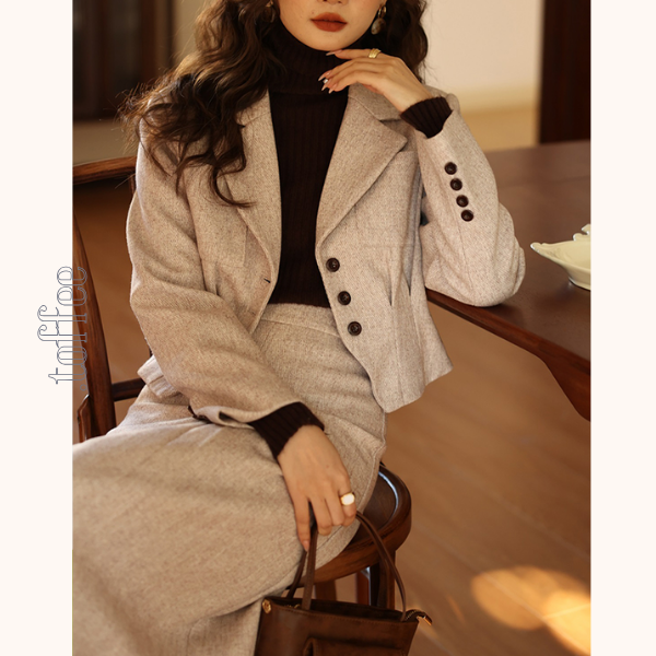 ショートテーラードジャケット&ロングプリーツスカート セットアップ 《Z00773》