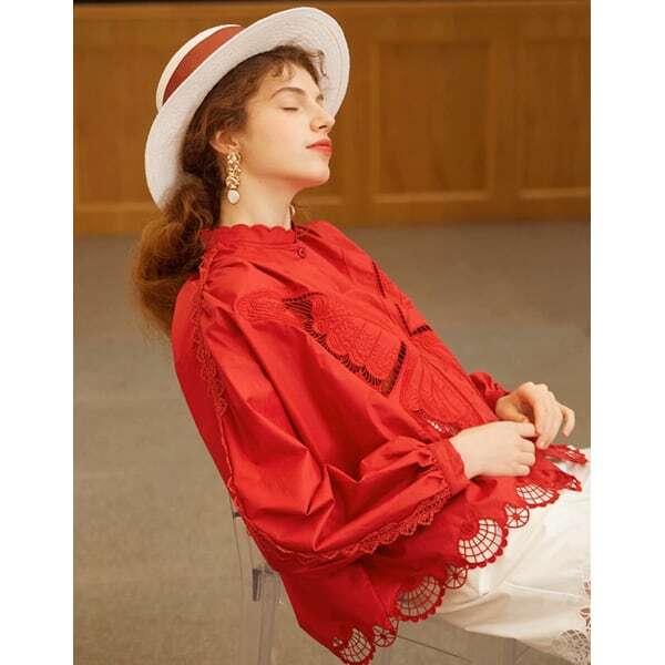 【2color】蝶々モチーフ刺繍デザインブラウス C0129