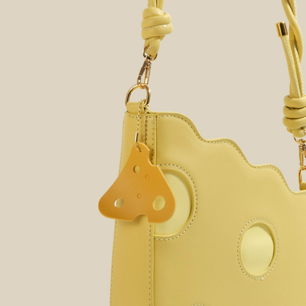 【4color】チーズデザインのショルダーバッグ X-280