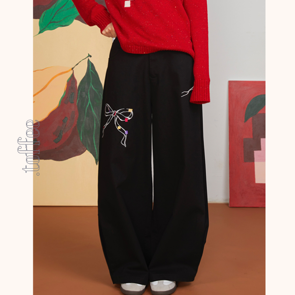 リボン刺繍ルーズストレートパンツ 《Z00700》