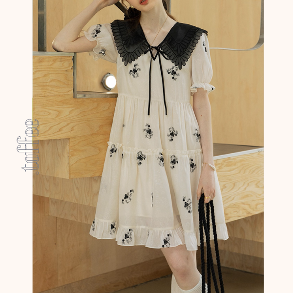 黒襟レトロフラワーの物語ワンピース《Z01088》