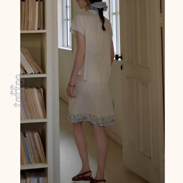 花柄刺繍が映えるレトロ可愛いセットアップ 《Z01117》