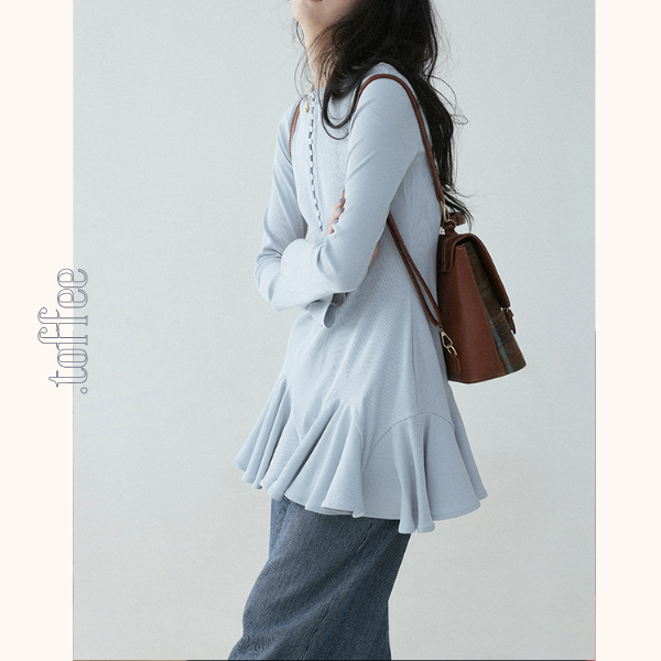 ボタンディテールペプラムトップ《Z00837》