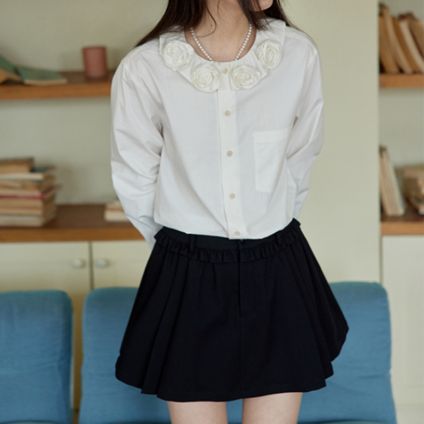 立体ローズ装飾ホワイトブラウス 《Z00766》