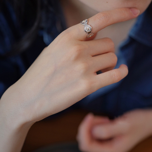 ミニフラワーデザインスリムリング AU-147