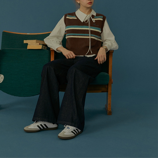 ストラップ付きハイウエストデニムパンツ Z00555