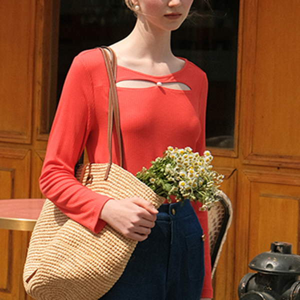 【2color】カットアウトクルーネックスリムトップス 《Z00748》