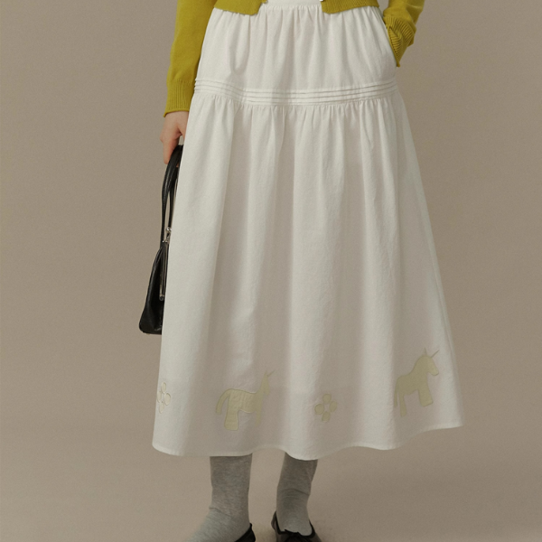 ポニーパッチ刺繍フレアスカート《Z00824》
