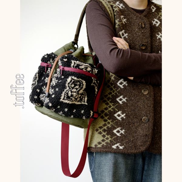 ドローストリング付きボアショルダーバッグ Z00606