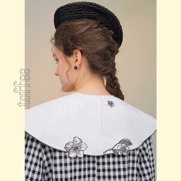 繊細バラ刺繍のつけ襟:あなただけの魔法のアクセサリー 《C0212》