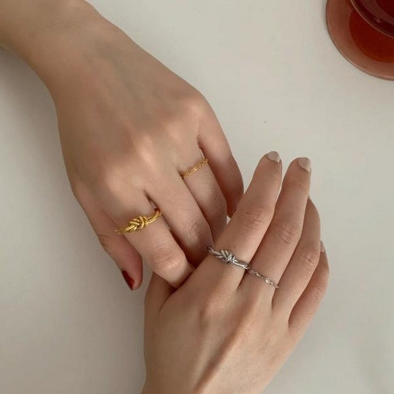 結び目キュッとしたリング