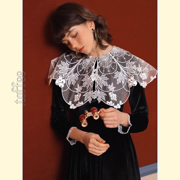 ブラックベルベットの調べ:フェアリーレースのクラシカルワンピース 《C0195》