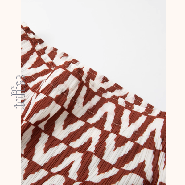 裾切替Vライン柄プリーツスカート《Z01069》