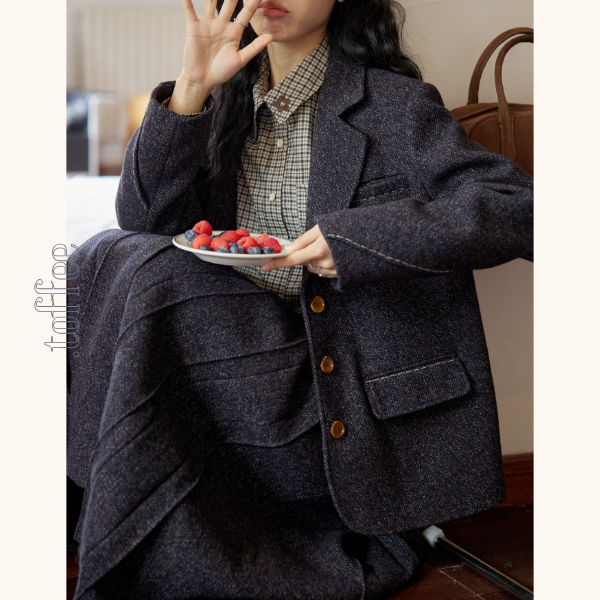 ミドル丈ジャケット&プリーツスカートのウールセットアップ Z00559