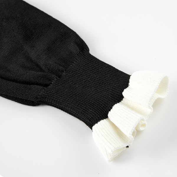 フリル付きAラインブラックワンピース X-485