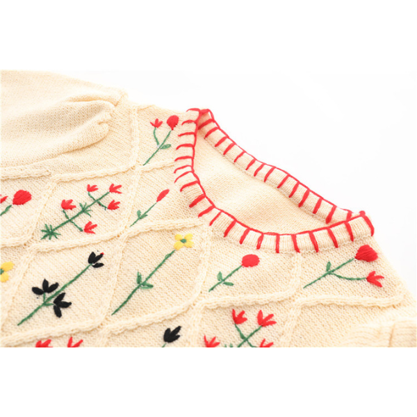 小花刺繍入りショートニットトップ Z00218