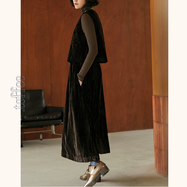 グロッシーダークベスト&ロングスカートセットアップ 《Z00807》