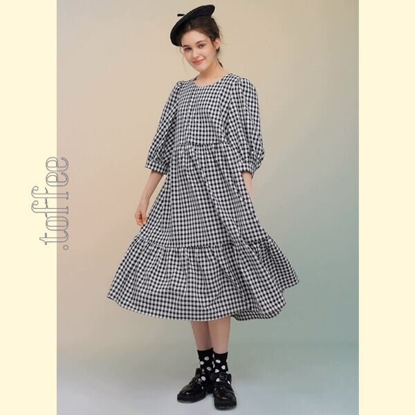 フレンチシックとモードの融合:ギンガムチェックのティアードワンピース 《C0211》