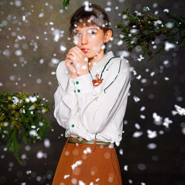 【2color】木馬刺繍配色ビッグ衿ブラウス C0109