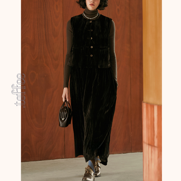 グロッシーダークベスト&ロングスカートセットアップ 《Z00807》