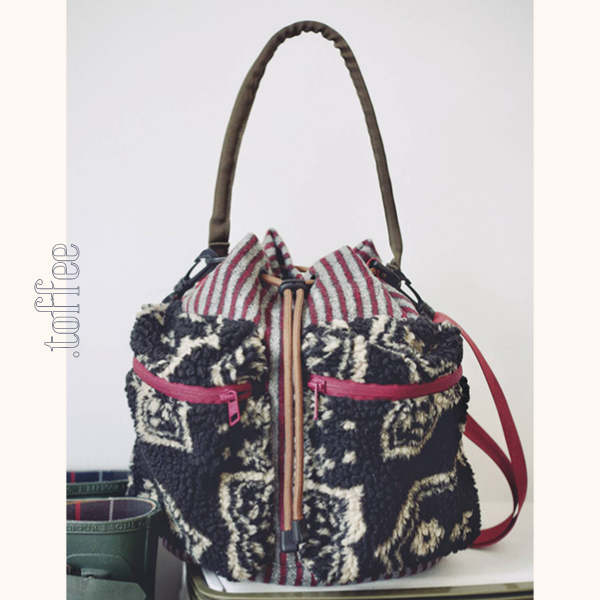 ドローストリング付きボアショルダーバッグ Z00606