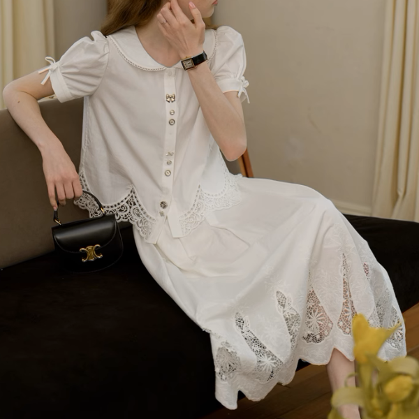 レーズヘムブラウス&フローラルレースミモレ丈スカートセットアップ《Z00896》