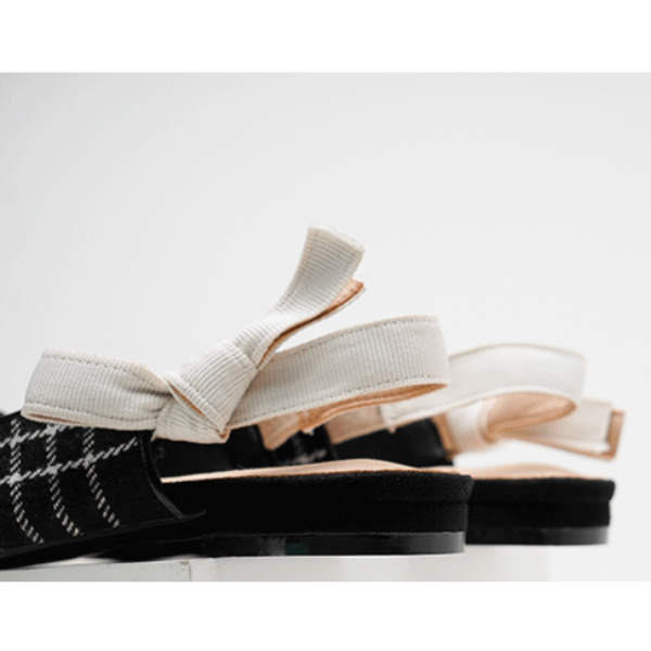 モノトーンバックストラップシューズ X-022