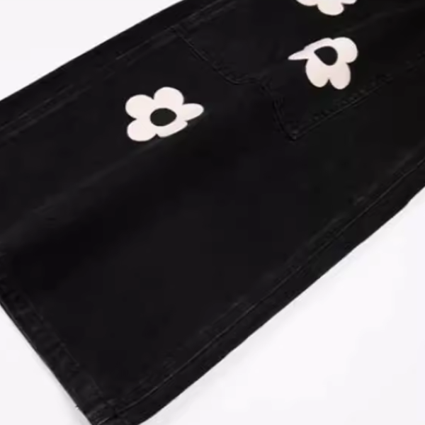 フラワーアップリケ付きブラックワイドデニムパンツ Z00305