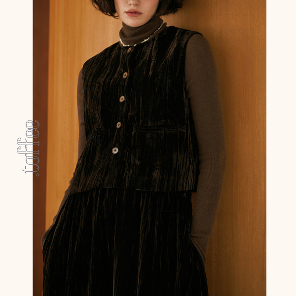 グロッシーダークベスト&ロングスカートセットアップ 《Z00807》