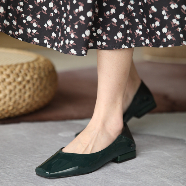 【2color】パテントレザーチェーンローヒールパンプス X-370