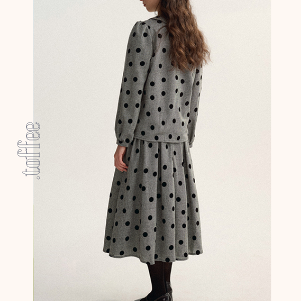 グレートップ&ロングスカートのポルカドットセットアップ Z00529