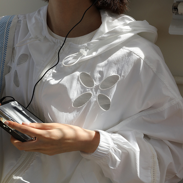 【2color】お花モチーフの中空フードジャケット Z00353