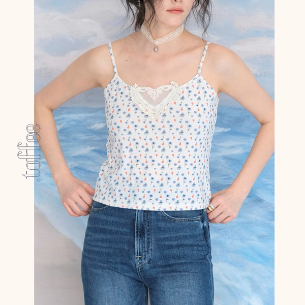 クロップドフーディー&レースキャミソール小花柄セットアップ《Z00983》