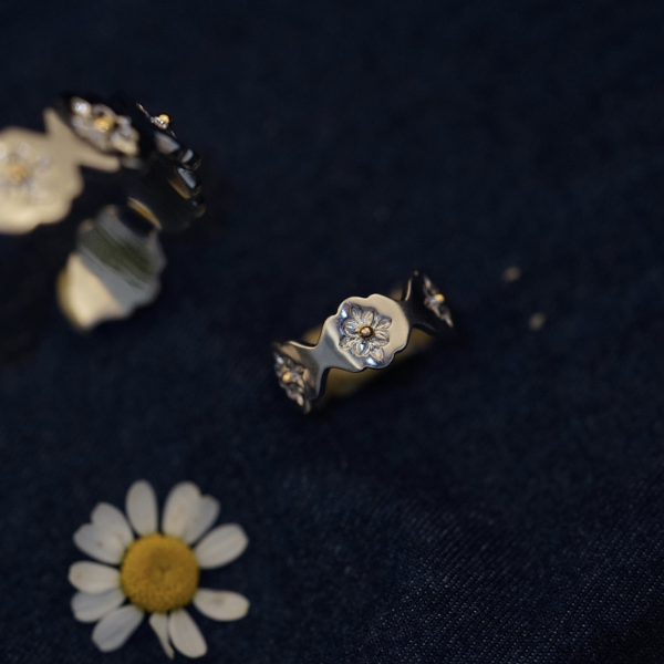 ミニフラワーデザインスリムリング AU-147