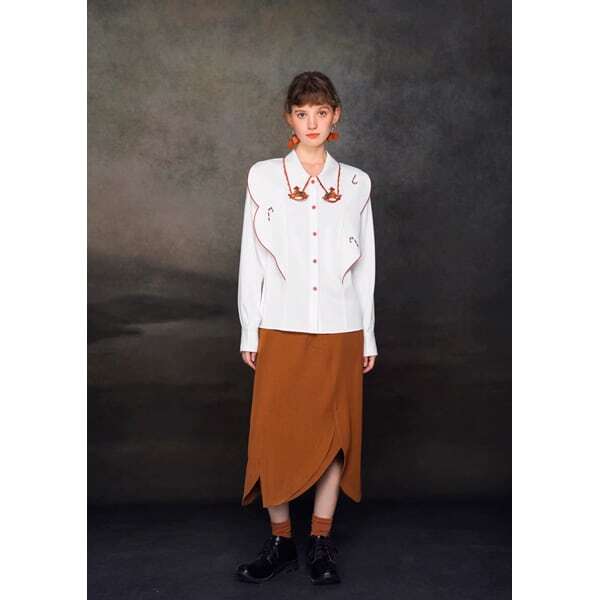 【2color】木馬刺繍配色ビッグ衿ブラウス C0109