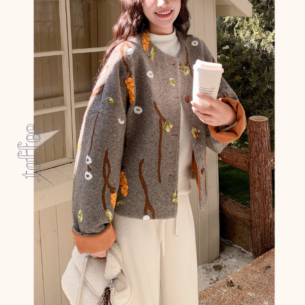 花柄×ブラウン裏地の上品ショートコート《Z01283》