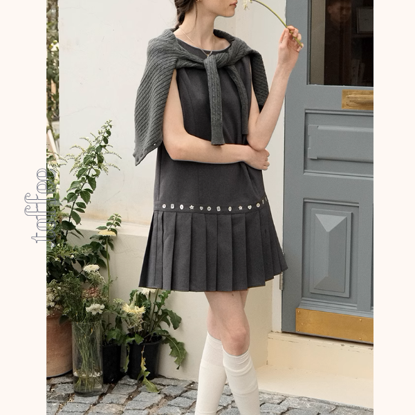 ノースリーブショートプリーツワンピース《Z00875》