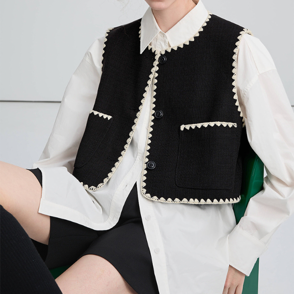 刺繍トリミングのショートベスト X-295