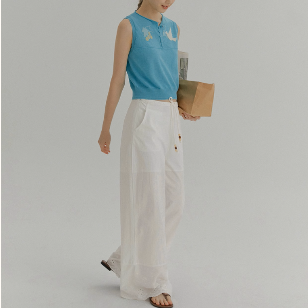 羽ばたく鳥と木の実のシアーニットベスト《Z01018》