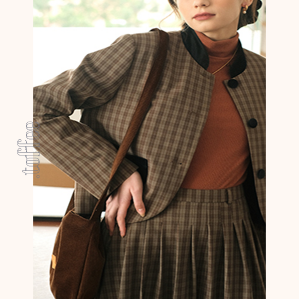 ブラックポケット付きジャケット&ミモレ丈スカートのブラウンチェックセットアップ Z00514