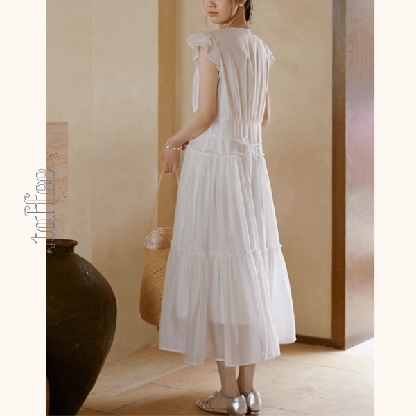 Vネックホワイトティアードワンピース《Z00884》