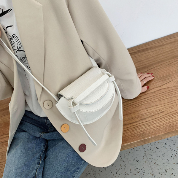 【4color】クロコ調エンボスプロセッシングショルダーバッグ AU-171