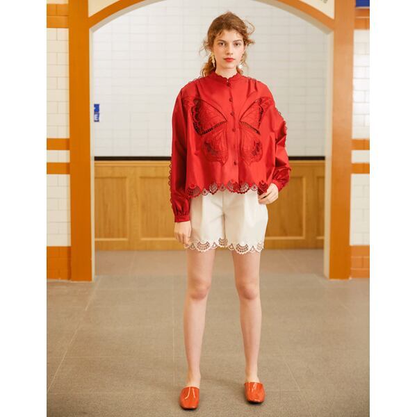 【2color】蝶々モチーフ刺繍デザインブラウス C0129